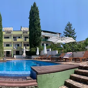 Smirna Croatia